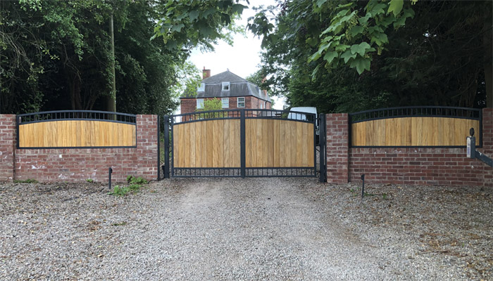 Gate with sid epanels images